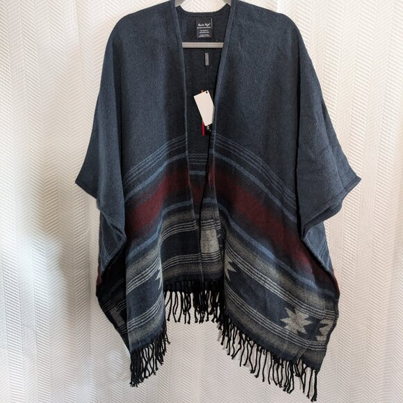 Charlie Paige Cape NWT Navy Fringe Cozy Woven Wrap One Size Southwestern Aztec - Picture 4 of 12